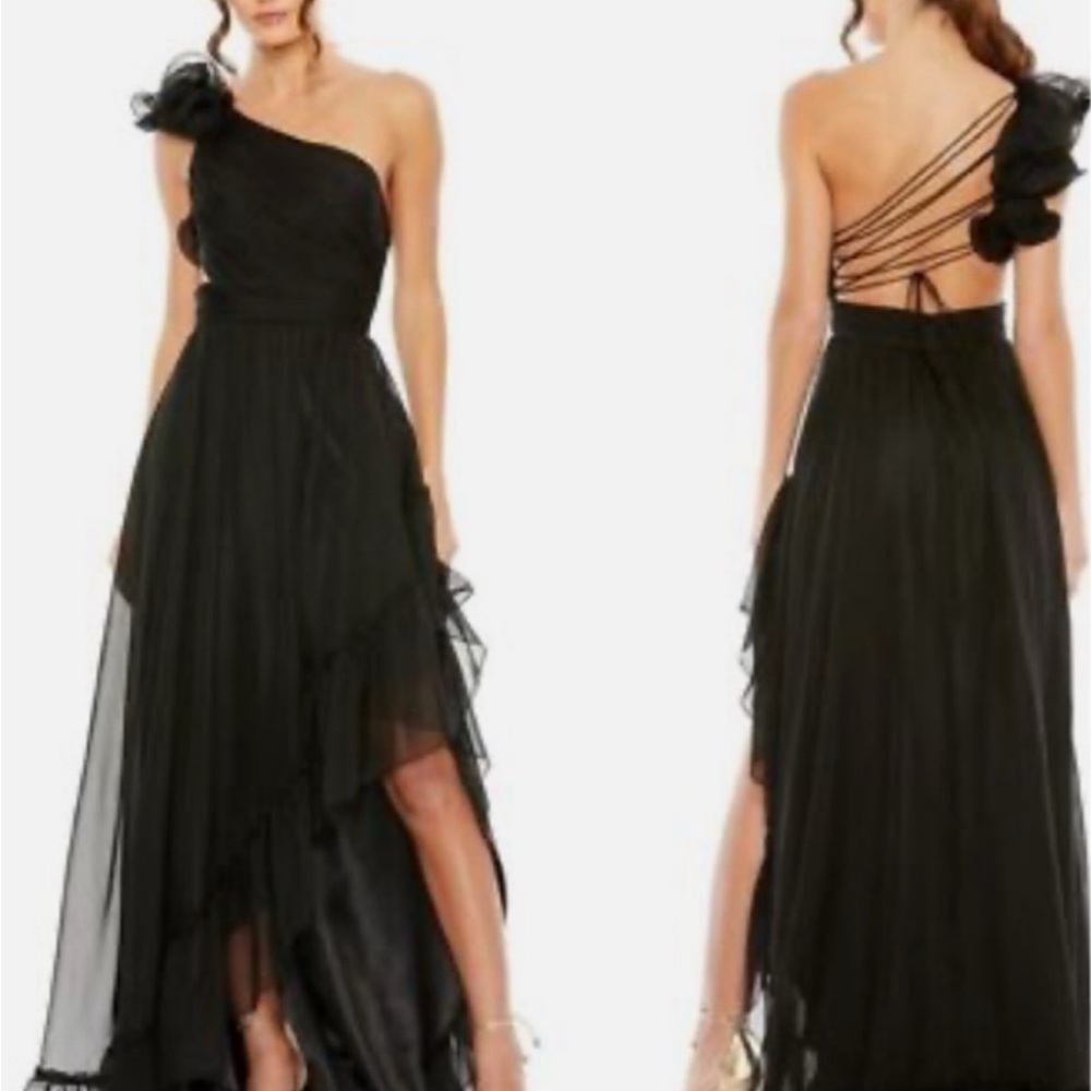 Mac Duggal Black One-Shoulder Gown with Floral Accent